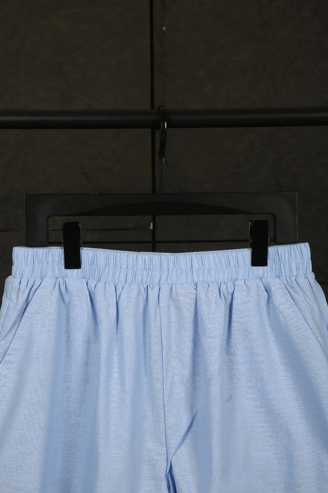 P210 Actual photo [High-end quality] Style number: 25052# Color: Navy blue/off-white/light khaki/ice blue/dark khaki Size: S to Short five-point version, double-layered inside and outside to prevent exposure, double stitching to cover the independent waistband ✅ - Professional washing before the car, the texture of the fabric is tight and soft ✅ - RL/Ralph Lauren linen shorts are simply a summer savior. The linen material allows every pore to breathe freely, say goodbye to sticky heat. Walking on the road, the wind blows, and the heat all over the body is instantly smoothed away. The bamboo texture is natural and unique, simple and pure texture, full of laziness and old money style.